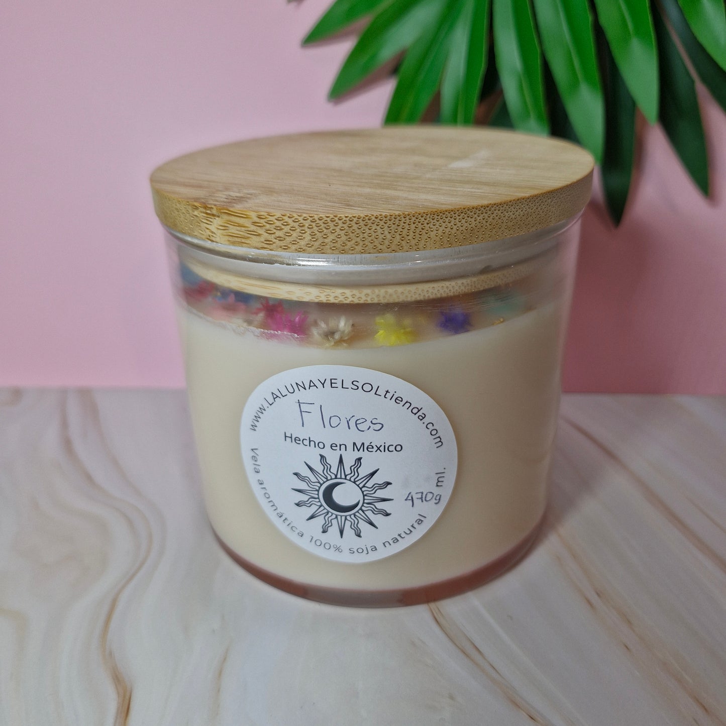 Vela aromática “flores” grande con tapa de bambú 450gr