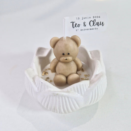 Pack 20 mini velitas diseño osito con base flor de loto con empaque y etiqueta especial